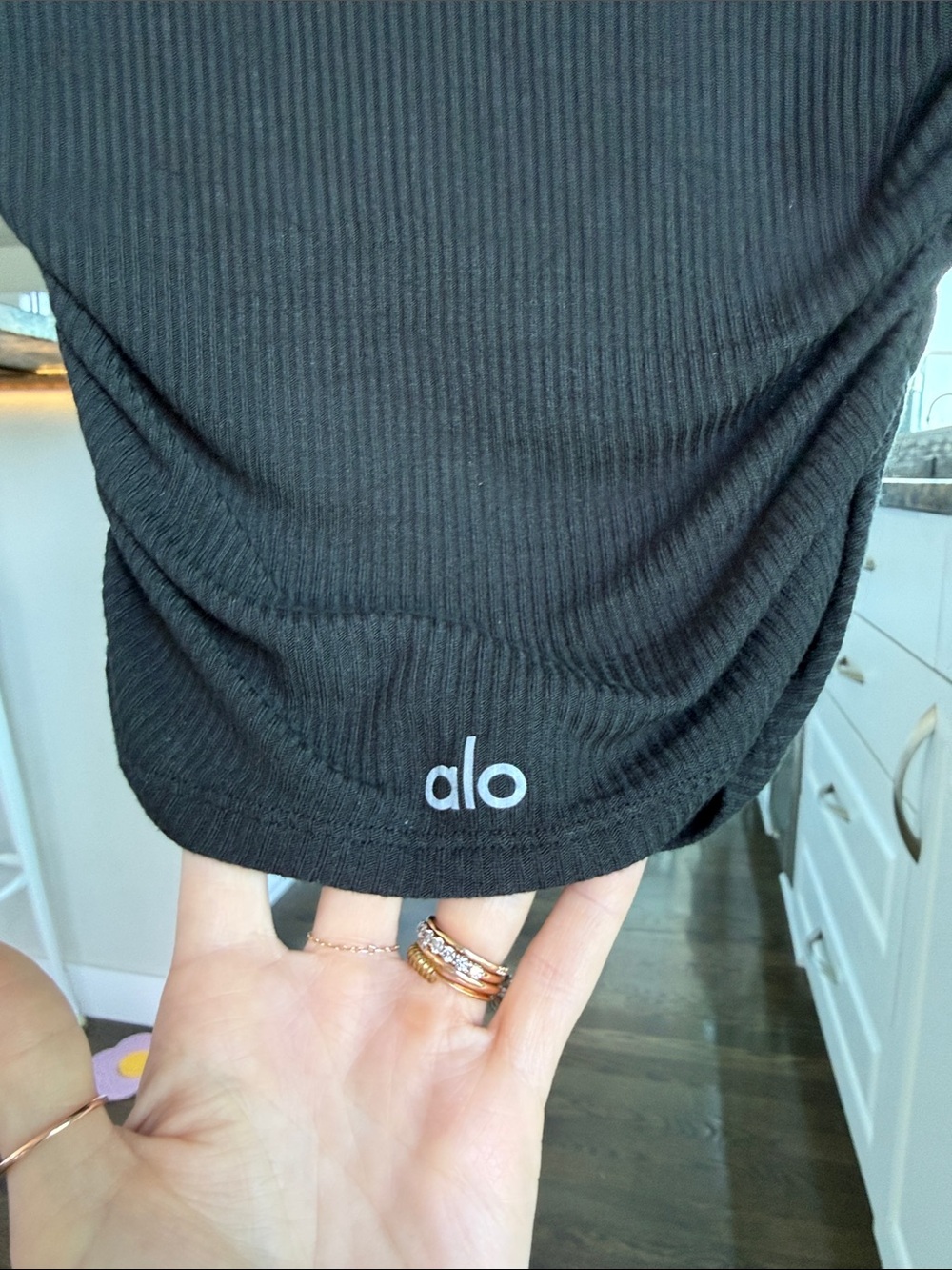 Alo Yoga Gather Long Sleeve Ribbed Sleeve Top Black Size Small EUC - Picture 8 of 11